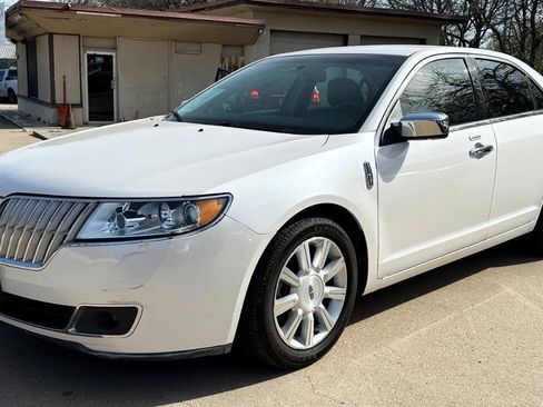 Used 2010 Lincoln MKZ FWD image 1