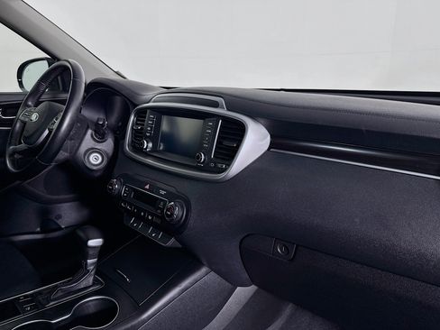 Used 2019 Kia Sorento S image 28