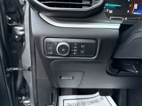 Used 2022 Ford Explorer XLT w/ Equipment Group 202A image 26