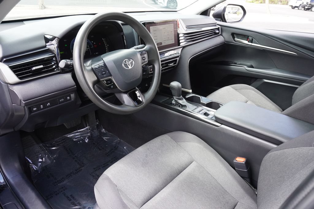 Used 2025 Toyota Camry LE FWD image 17