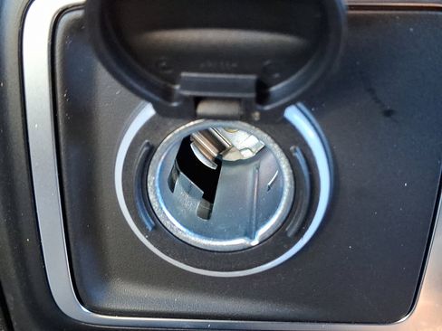 Used 2024 Jeep Wrangler Unlimited Sahara w/ Technology Group image 25