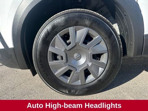 Used 2025 Nissan Kicks S image 11