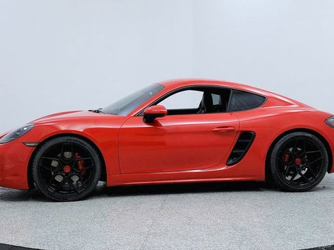 Used 2020 Porsche 718 Cayman S image 2