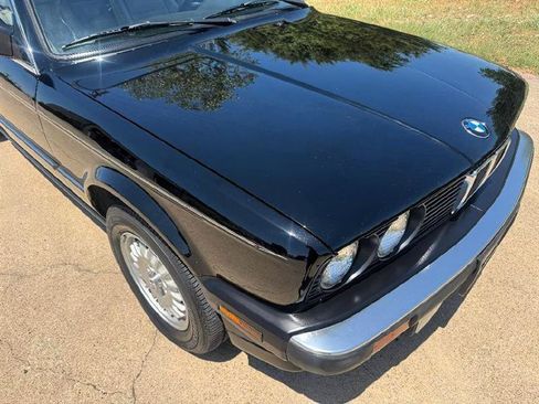 Used 1991 BMW 325i Convertible RWD image 15