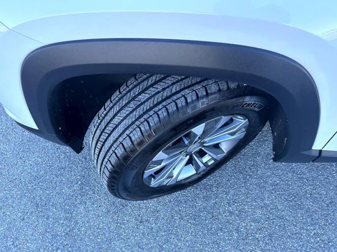 Certified 2025 Chevrolet Equinox LT w/ Convenience Package II image 23