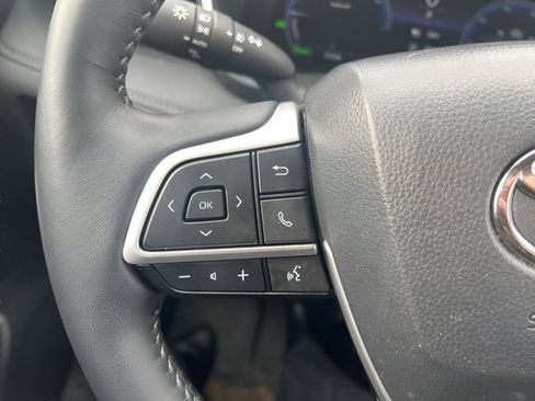 Used 2025 Toyota Highlander Limited image 24