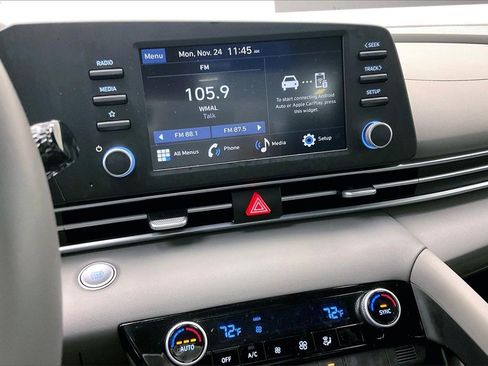 Certified 2025 Hyundai Elantra Sport image 5