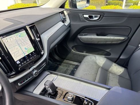 Used 2025 Volvo XC60 B5 Plus AWD/4WD image 17