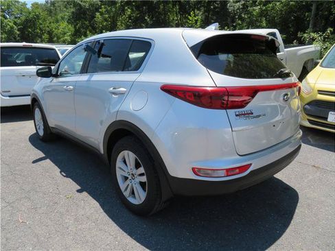 Used 2017 Kia Sportage LX FWD image 16