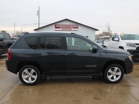 Used 2014 Jeep Compass Latitude image 1
