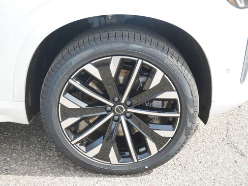New 2026 Volvo XC90 T8 Plus AWD/4WD image 4