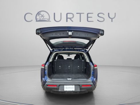 Certified 2025 Nissan Pathfinder SV FWD image 11