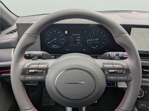 Used 2025 Hyundai Elantra Sport FWD image 22