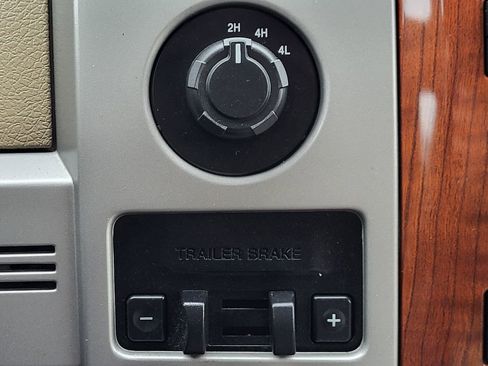 Used 2010 Ford F150 Lariat AWD/4WD image 23