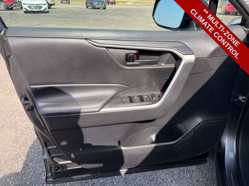 Used 2022 Toyota RAV4 LE image 12