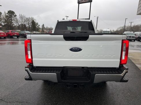 Used 2025 Ford F250 XLT image 6