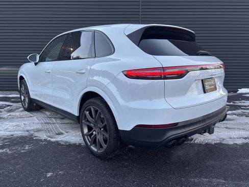Certified 2019 Porsche Cayenne image 3