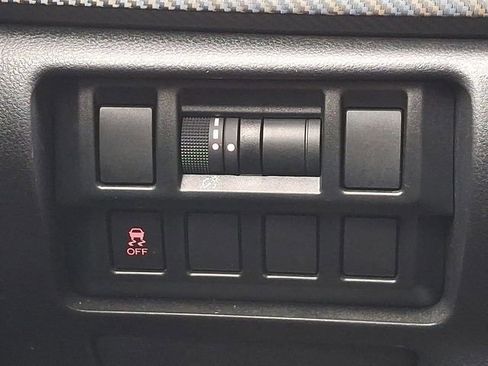 Used 2019 Subaru Crosstrek 2.0i image 27