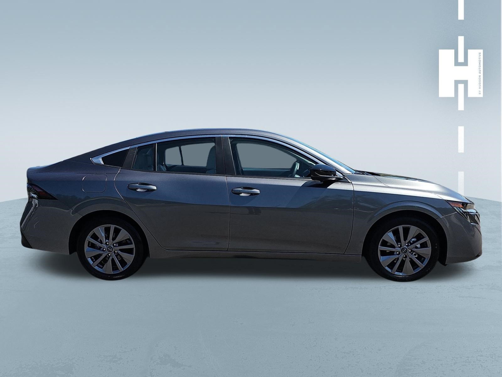 Used 2026 Nissan Sentra SL w/ Floor Mat Package FWD image 3