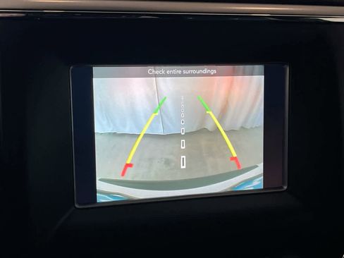 Used 2020 Jeep Grand Cherokee Laredo image 17