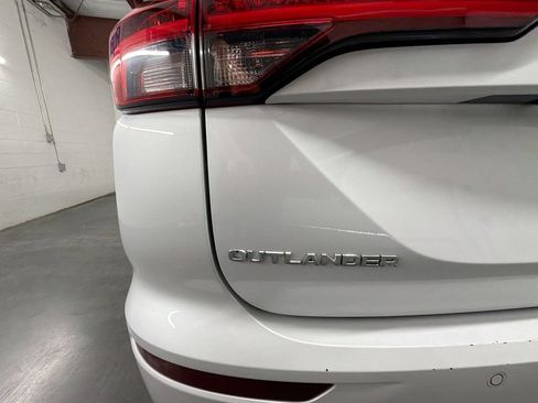 Used 2024 Mitsubishi Outlander SE AWD/4WD image 30