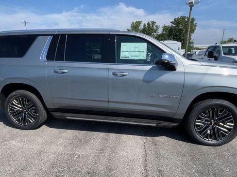 New 2025 Chevrolet Suburban Premier AWD/4WD image 3