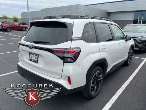 Used 2025 Subaru Forester Limited AWD/4WD image 5