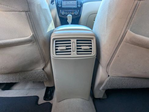 Used 2015 Nissan Rogue SV w/ SV Premium Package FWD image 26