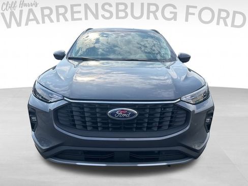 New 2025 Ford Escape SE image 2