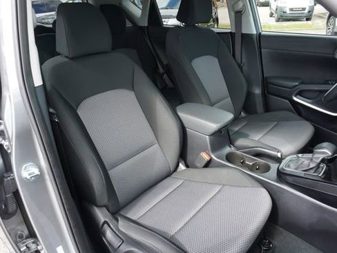 Used 2025 Kia Soul LX w/ LX Technology Package image 2