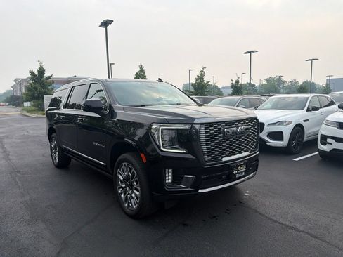 Used 2024 GMC Yukon XL Denali Ultimate AWD/4WD image 7