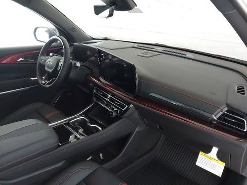 New 2026 Chevrolet Traverse RS w/ LPO, Floor Liner Package image 29