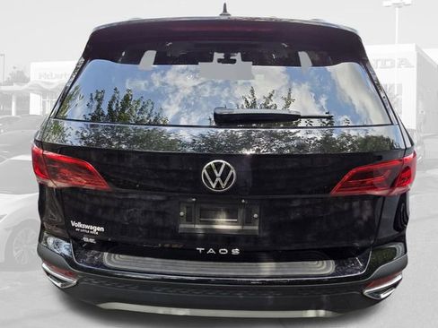 Used 2024 Volkswagen Taos SE FWD image 5