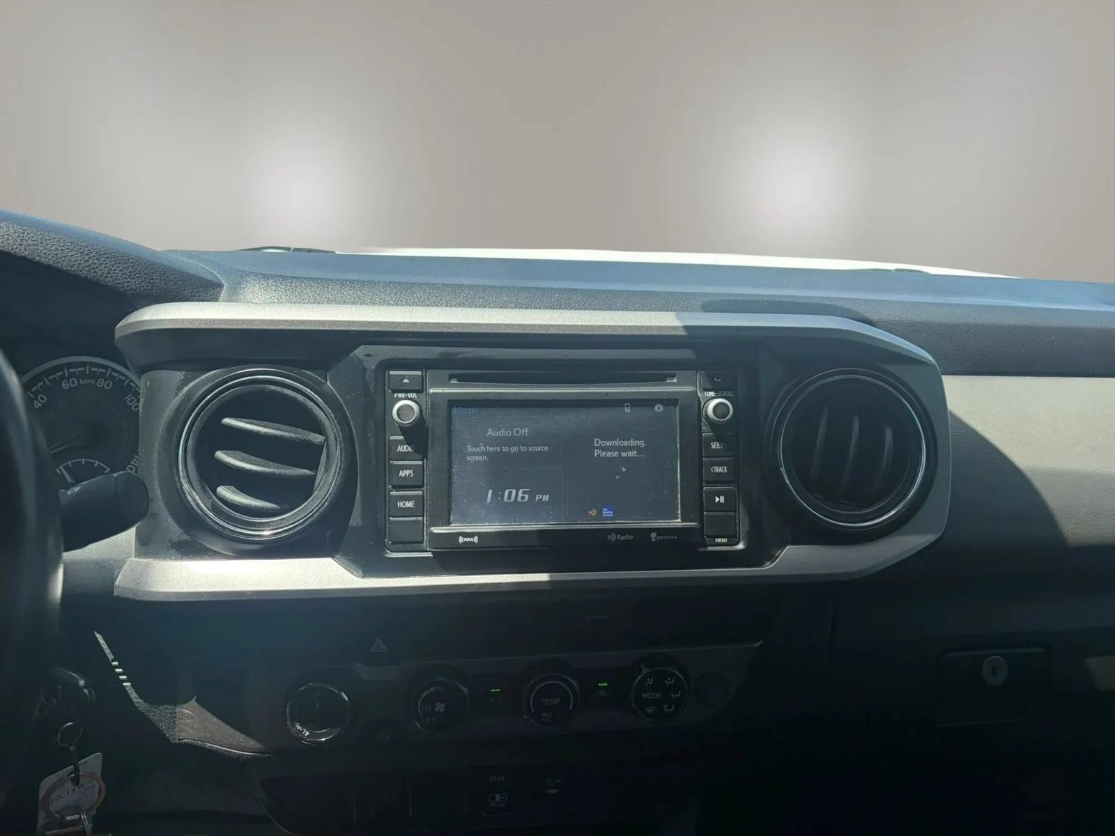 Used 2019 Toyota Tacoma SR5 AWD/4WD image 13