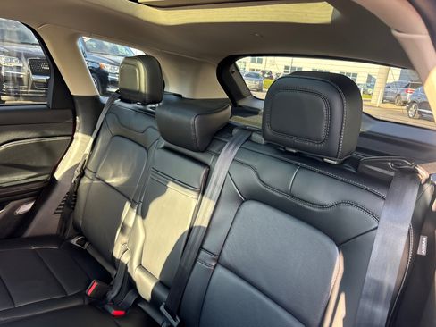 New 2026 Lincoln Corsair Reserve w/ Rear Removable Package Tray image 27