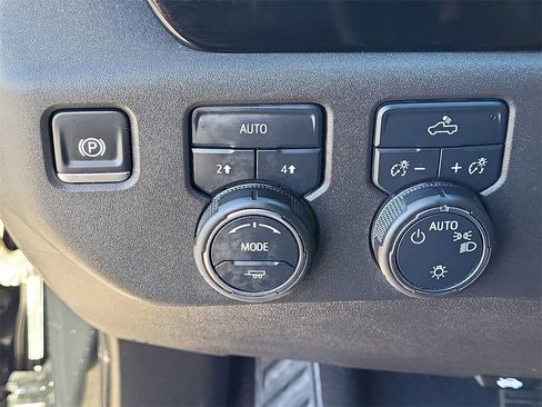 Certified 2025 Chevrolet Silverado 1500 LT image 26