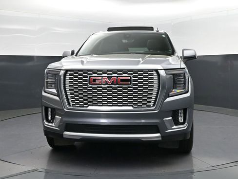 Used 2022 GMC Yukon Denali w/ Denali Premium Package image 10