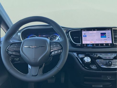 New 2026 Chrysler Pacifica Select w/ S Appearance Package FWD image 10
