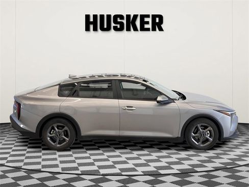 Used 2025 Kia K4 LXS image 2