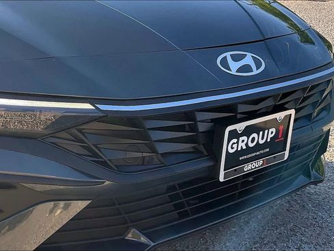 Used 2024 Hyundai Elantra Blue FWD image 29