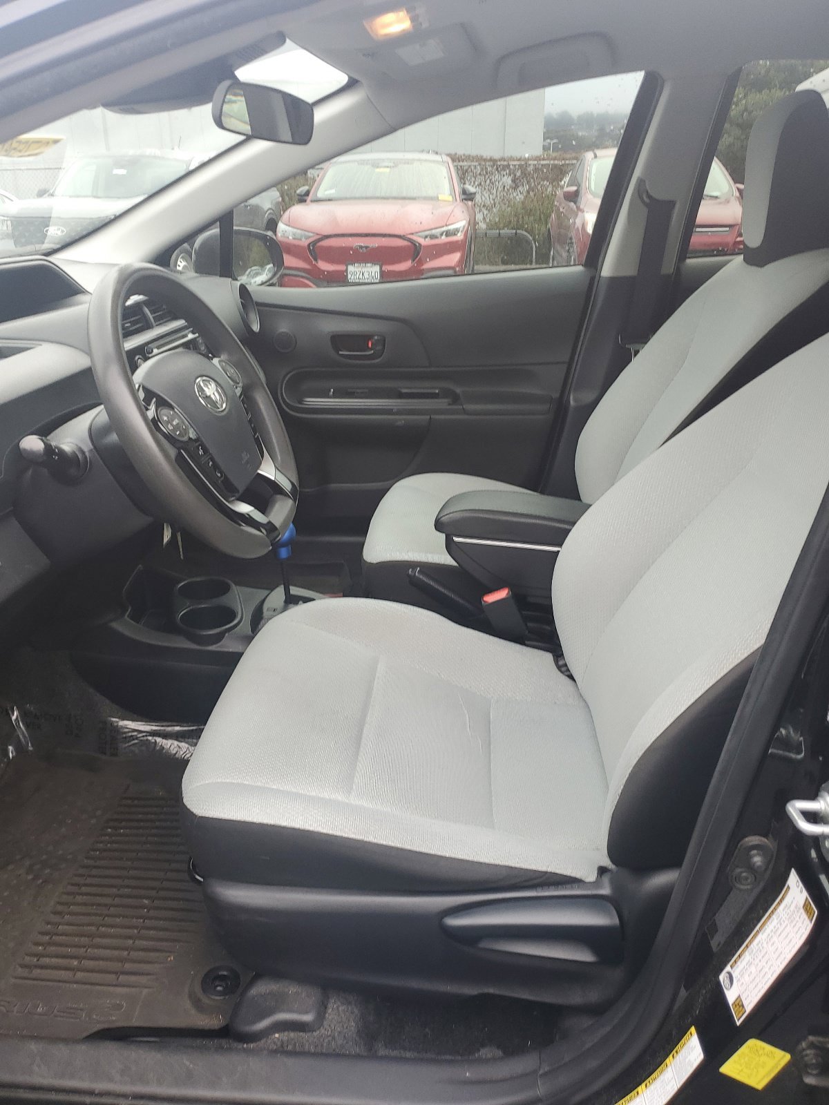 Used 2018 Toyota Prius C One w/ Carpet Mat Package FWD image 10