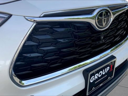 Used 2021 Toyota Highlander Platinum AWD/4WD image 30
