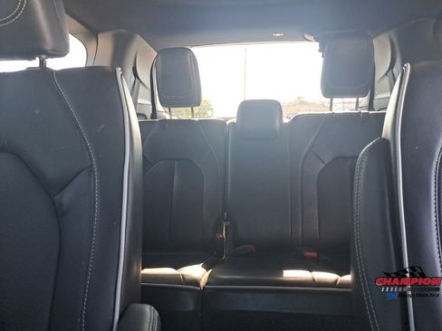 Used 2023 Chrysler Pacifica Limited w/ Uconnect Theater Family Group AWD/4WD image 19