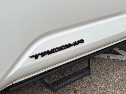 Used 2024 Toyota Tacoma SR5 image 11