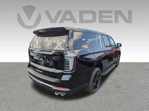 New 2025 Chevrolet Suburban Premier image 27