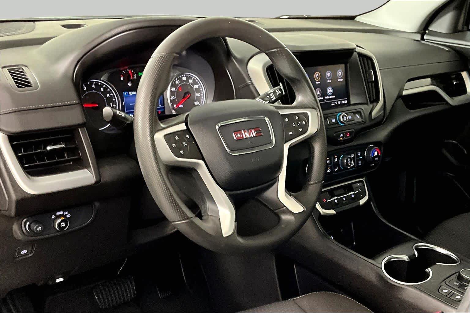 Used 2024 GMC Terrain SLE w/ Driver Convenience Package FWD image 16