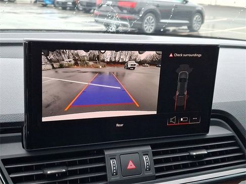 Used 2023 Audi Q5 2.0T Premium w/ Convenience Package image 18