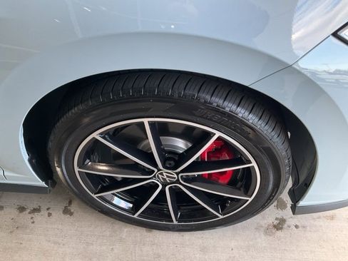 Used 2025 Volkswagen Jetta GLI Autobahn image 28