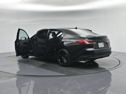 Used 2025 Toyota Camry SE w/ Convenience Package FWD image 36
