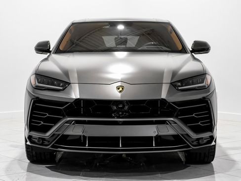 Used 2022 Lamborghini Urus image 2